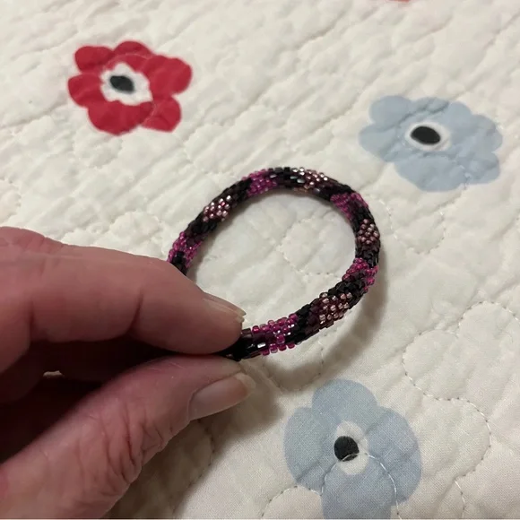 BRACELET Beaded Purple Pink Gold Size: Small - Medium Fits if You Like Snug - Picture 5 of 6